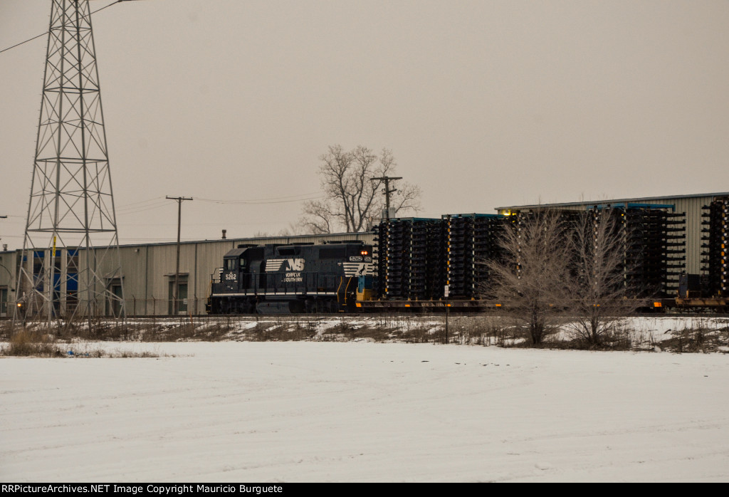 GTW Flat car with Truck Chassis Load